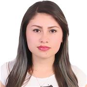 Profesora de apoyo para estudiantes de primaria y secundaria